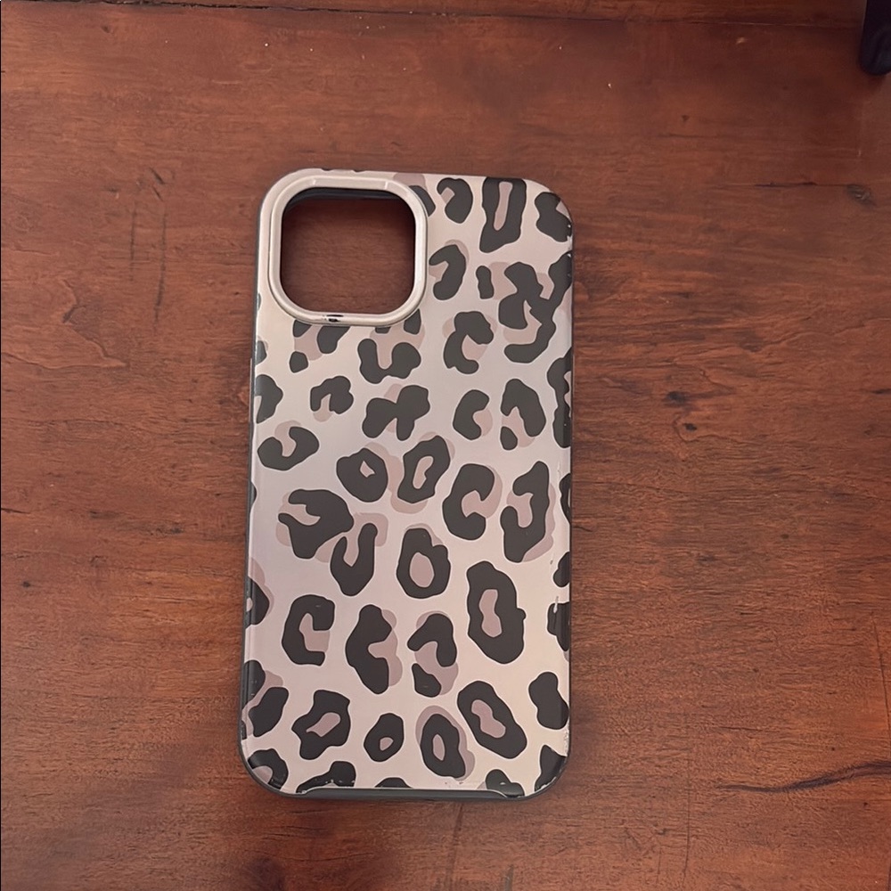 OtterBox Leopard Print Protective iPhone 15 Case